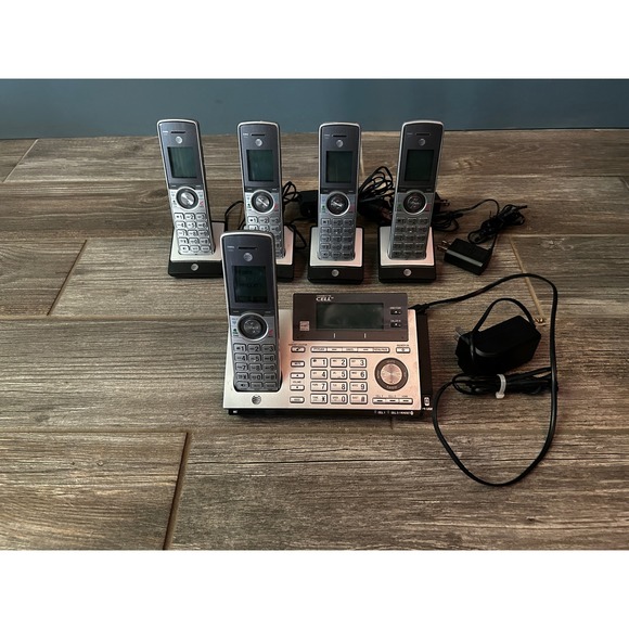 AT&T CL2940 Cordless Phone System Answering‎ Machine 5 Handsets Home Office